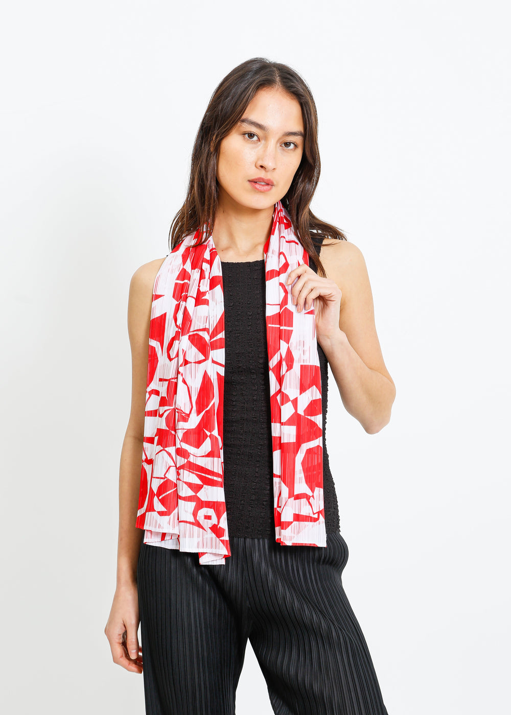 ROSE NOLAN PLEAT SCARF / WHITE-RED